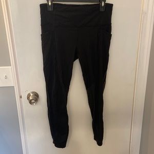 Lululemon leggings with mesh and pockets.
